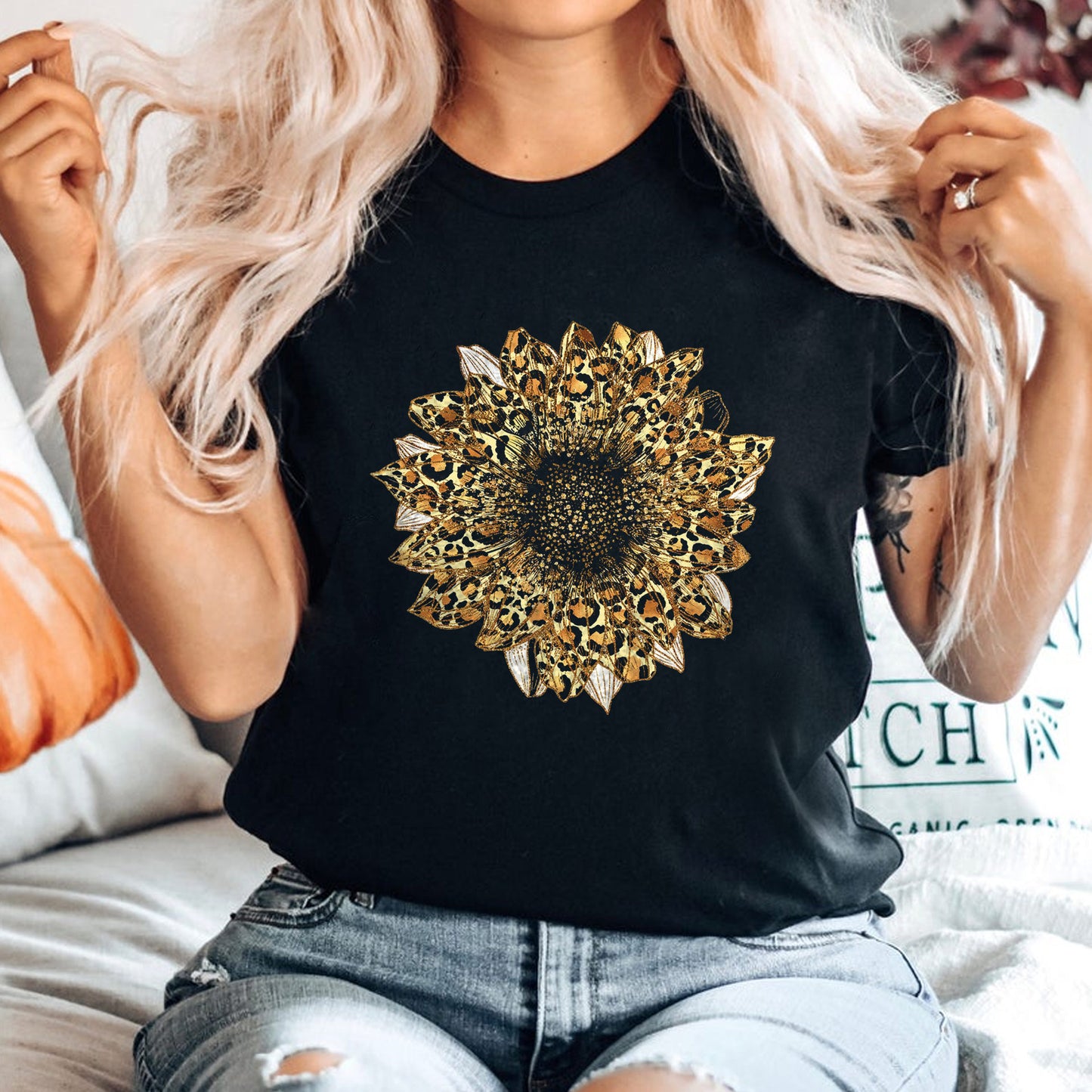 Black T-shirt Golden Wildflower